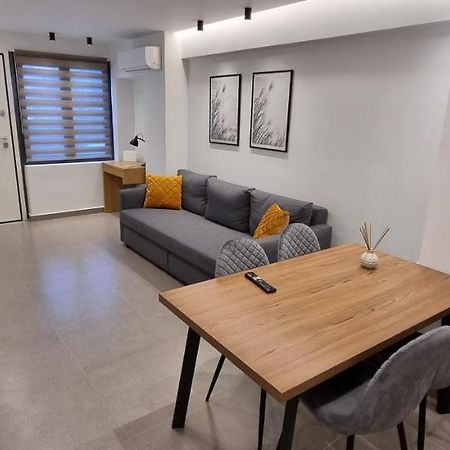 Small Meisonette Near The Metro Vipgreece Atena Exterior foto