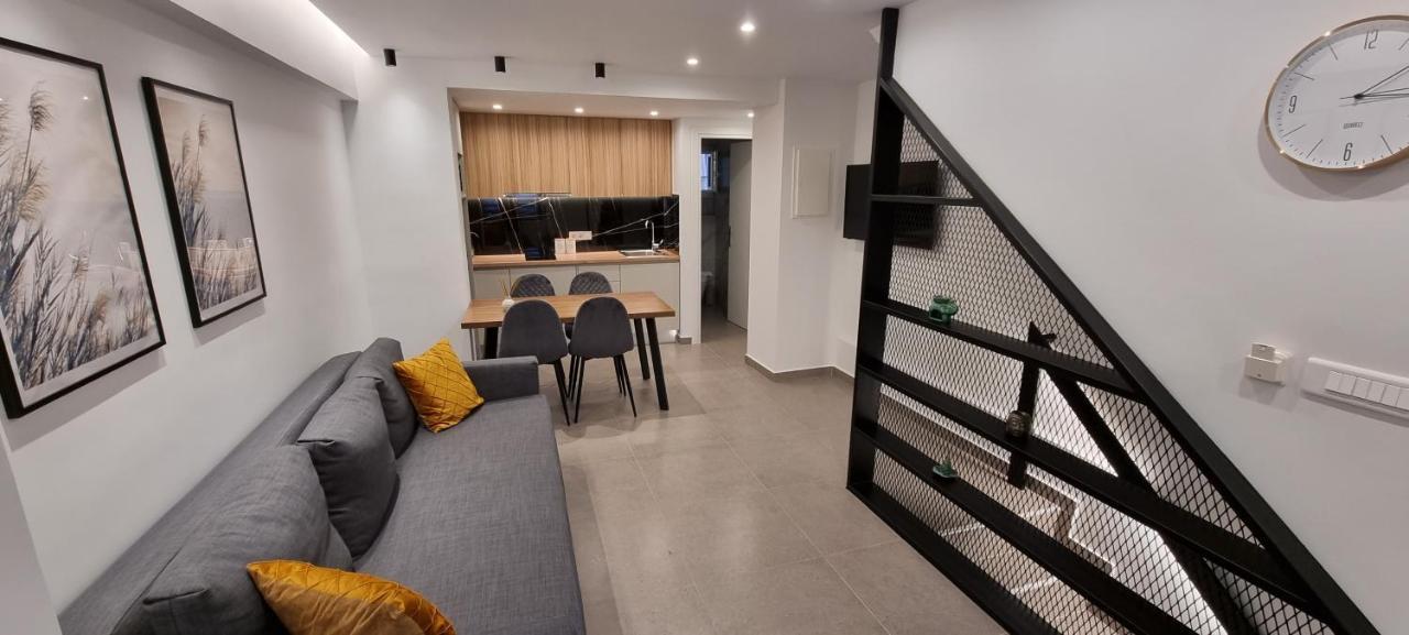Small Meisonette Near The Metro Vipgreece Atena Exterior foto
